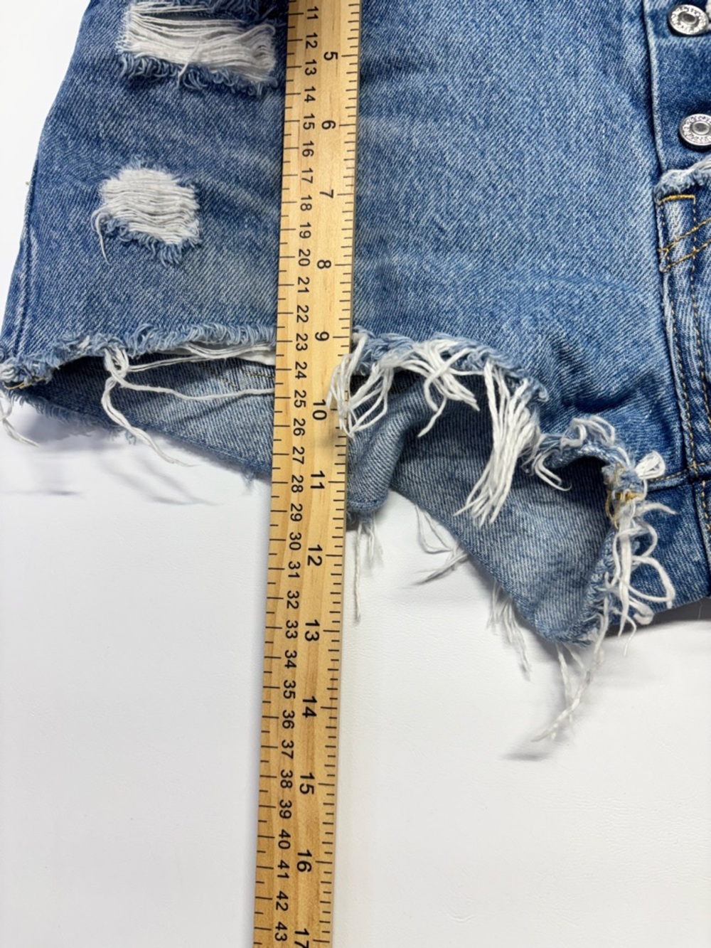 ✨Levi's Premium 501 Denim Luxor Light Wash Short Size 26 - Picture 14 of 15